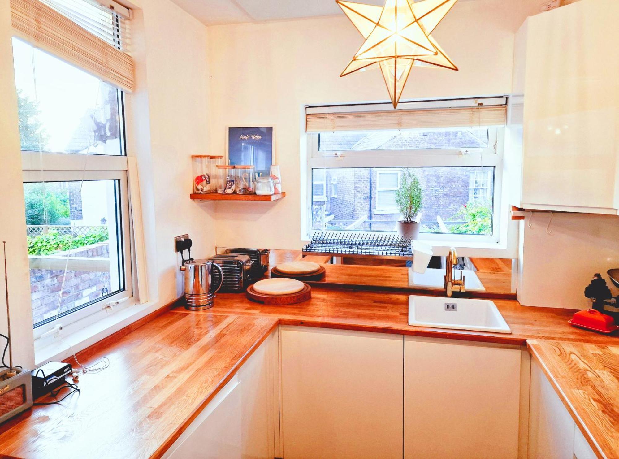 Apartment Upscale Family Beautiful Setting Liverpool